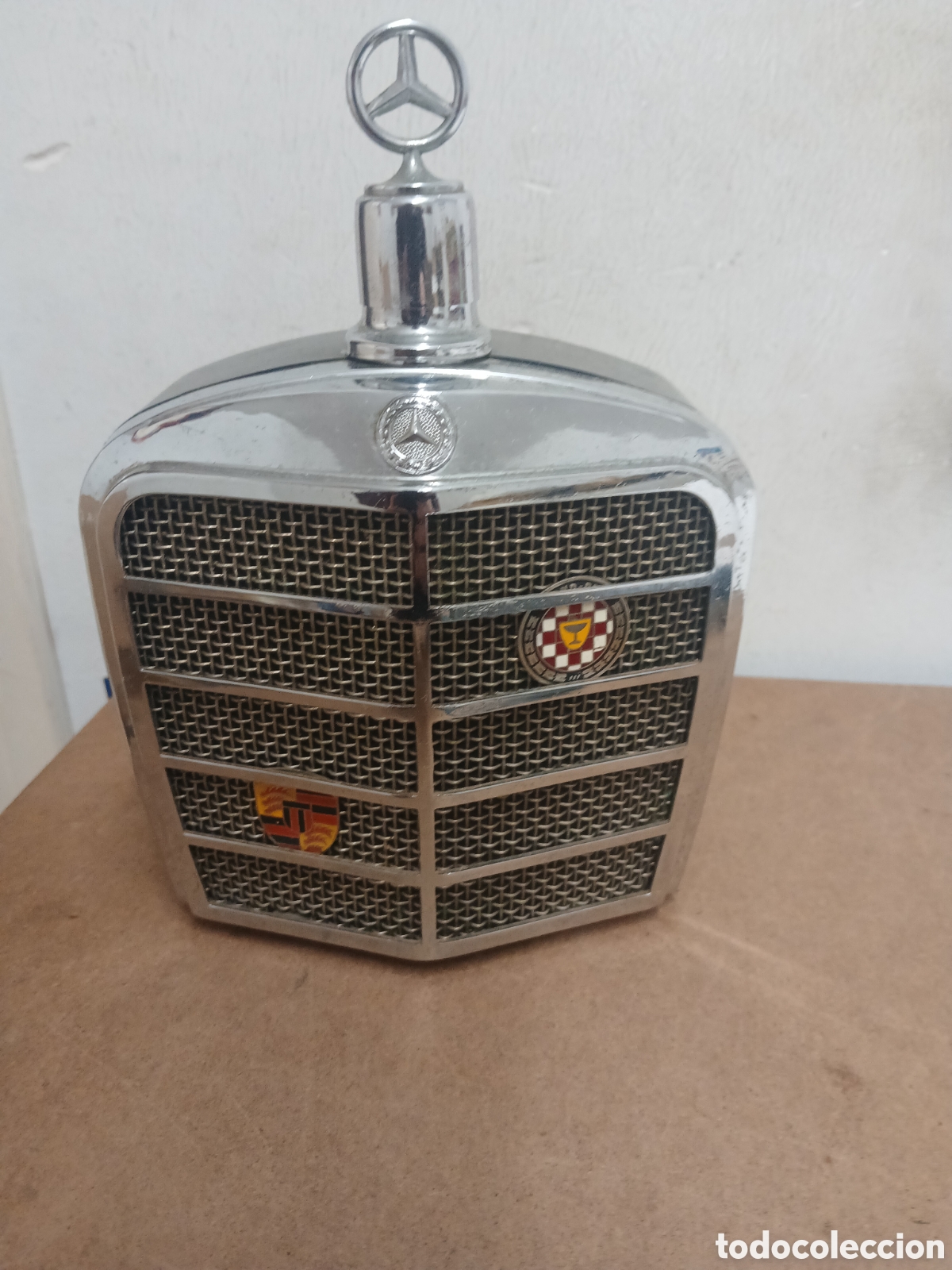 Otras botellas y bebidas antiguas de colecci&oacute;n: Licorera calandra mercedes benz musical