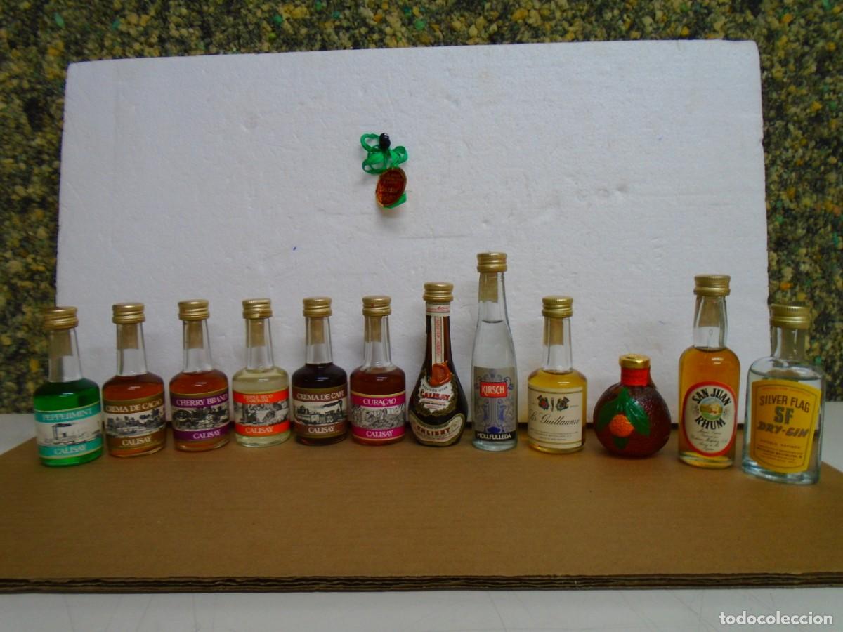 Otras botellas y bebidas antiguas de colecci&oacute;n: DESTILERIAS MOLLFULLEDA(ARENYS DE MAR)MARCA&rdquo;CALISAY&rdquo;12 MINIATURAS DIFERENTES LICORES.
