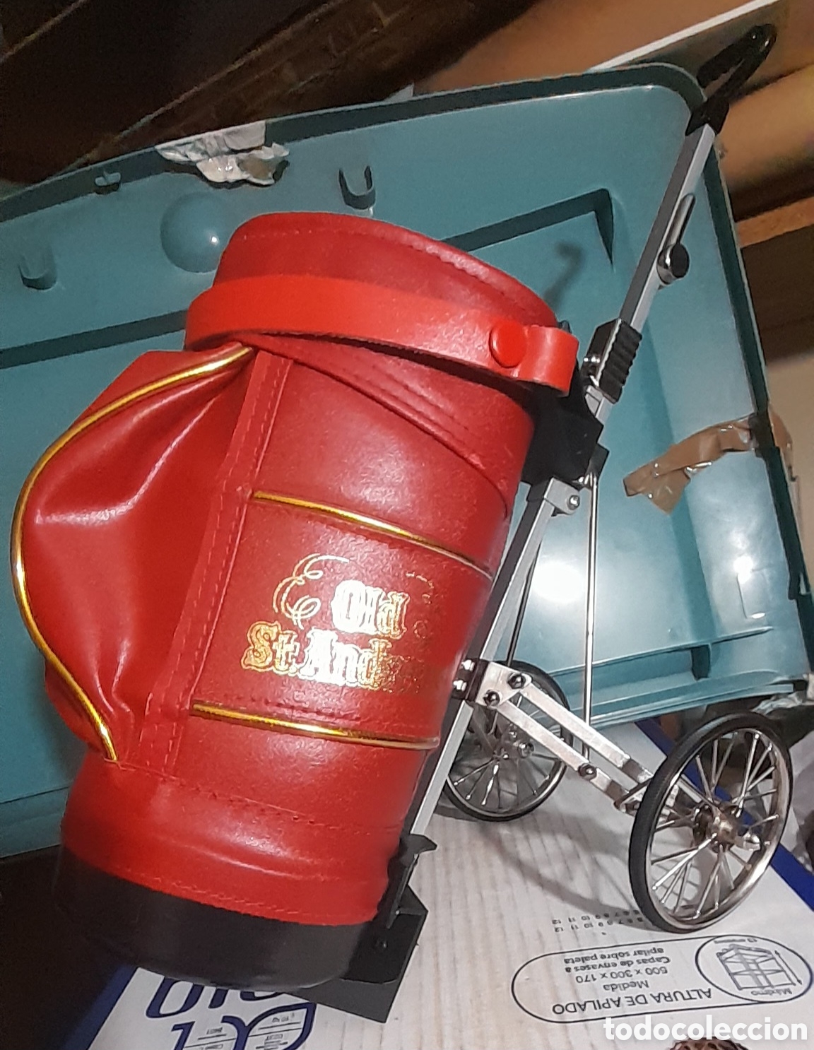 Otras botellas y bebidas antiguas de colecci&oacute;n: Carrito de golf expositor whisky