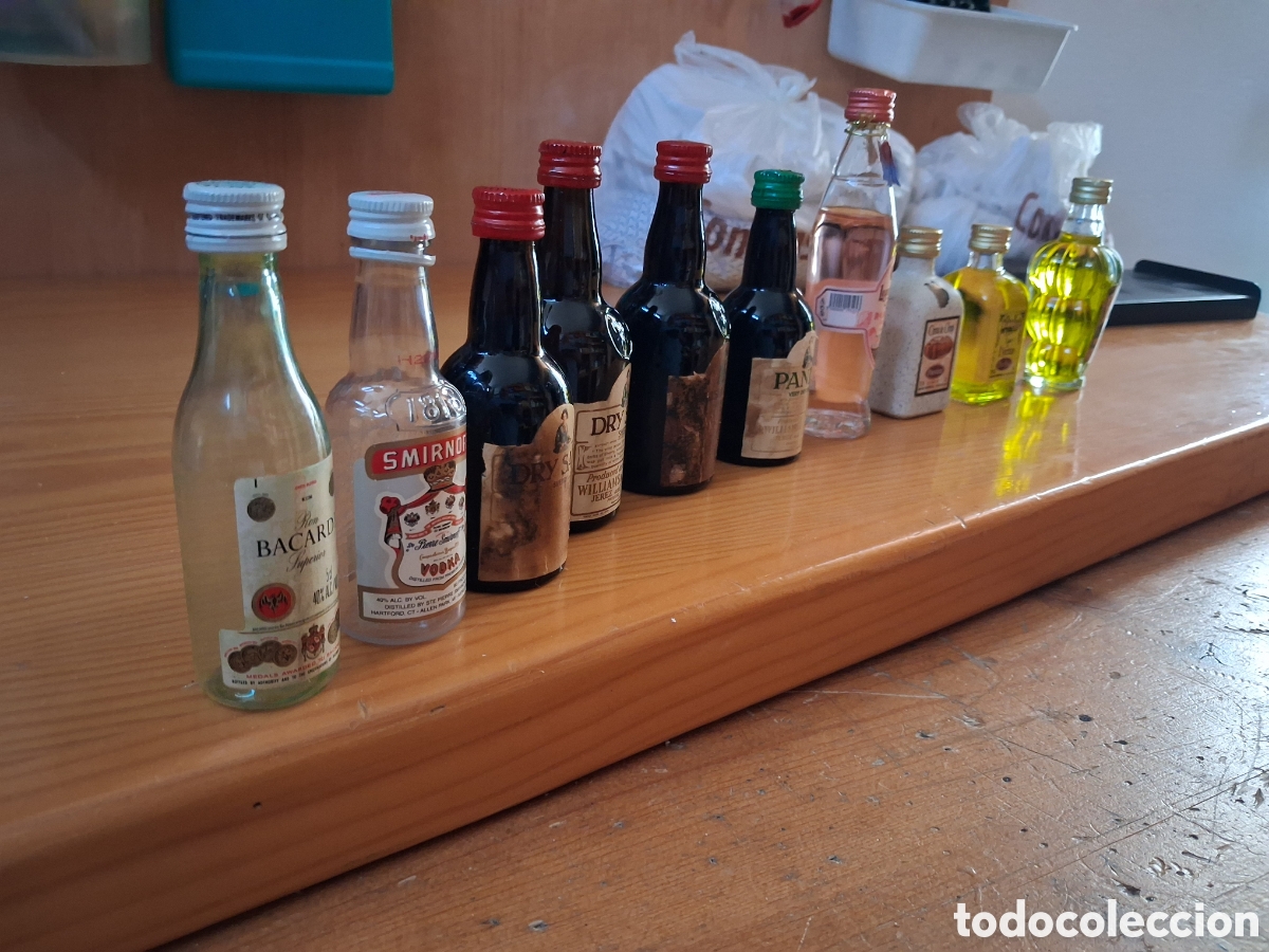 Collecting other Bottles and Drinks: Colecci&oacute;n de botellitas de licor
