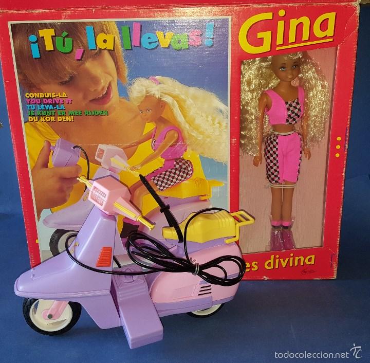 Autres Poup&eacute;es de Famosa: MU&Ntilde;ECA GINA DE FAMOSA CON ACCESORIOS - MOTO