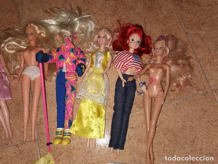 Otras mu&ntilde;ecas de Famosa cl&aacute;sicas y de colecci&oacute;n: Lote de barbies - Foto 2