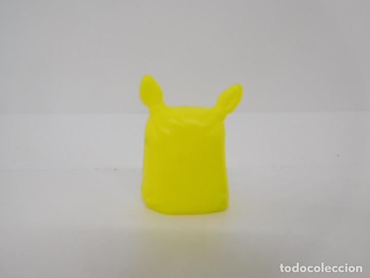 Otras mu&ntilde;ecas de Famosa cl&aacute;sicas y de colecci&oacute;n: Pieza complemento Granja de los Pin y Pon saco - Foto 1