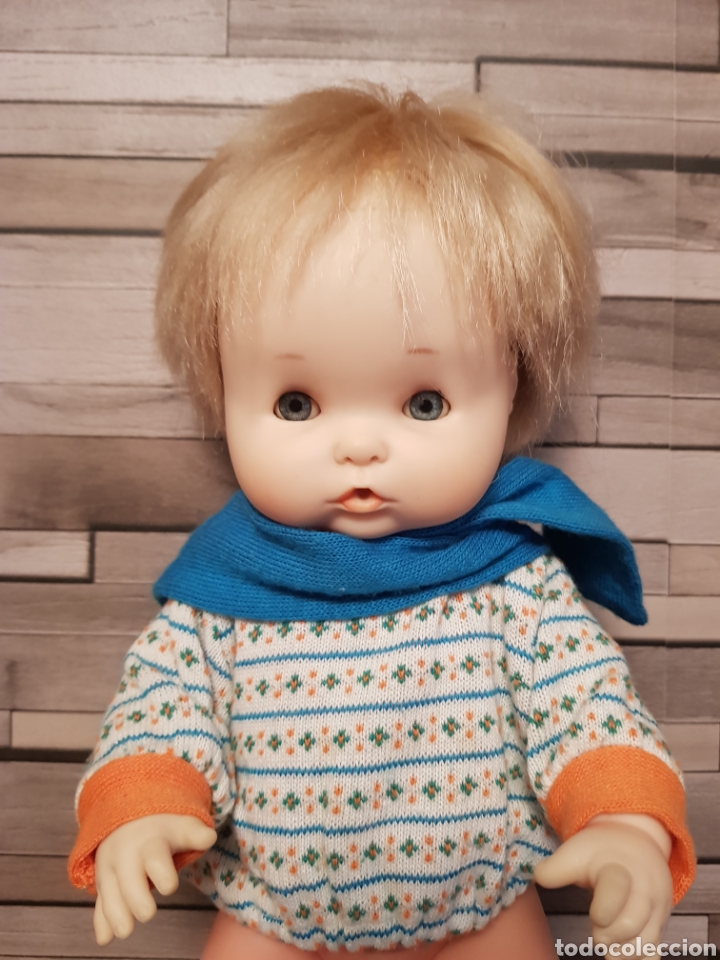 Otras mu&ntilde;ecas de Famosa cl&aacute;sicas y de colecci&oacute;n: Jersey con bufanda v&aacute;lido para Nenuco - Foto 3