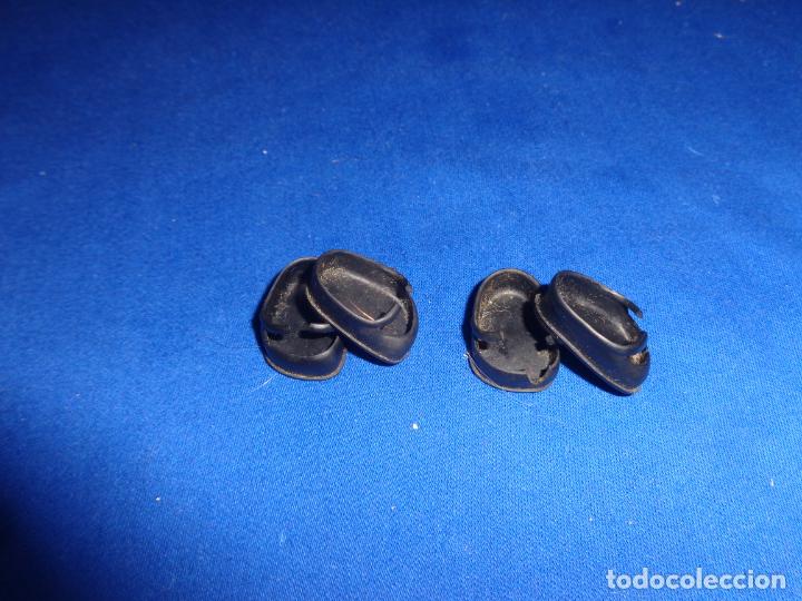 Otras Mu&ntilde;ecas de Famosa cl&aacute;sicas y de colecci&oacute;n: TIN TAN - LOTE DOS PARES DE ZAPATOS COLOR NEGROS &rdquo;RESTAURAR&rdquo; TIN TAN MARCADO FAMOSA EN LA SUELA!