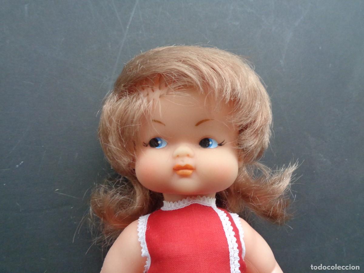 Otras mu&ntilde;ecas de Famosa cl&aacute;sicas y de colecci&oacute;n: MU&Ntilde;ECA CON ROPA ORIGINAL - Foto 2