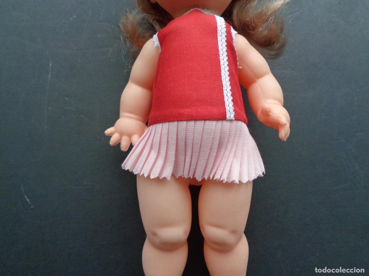 Otras mu&ntilde;ecas de Famosa cl&aacute;sicas y de colecci&oacute;n: MU&Ntilde;ECA CON ROPA ORIGINAL - Foto 3