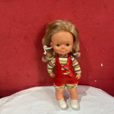 Otras Muñecas de Famosa clásicas y de colección: ANTIGUA MUÑECA FAMOSA CON VESTIDOS ORIGINALES