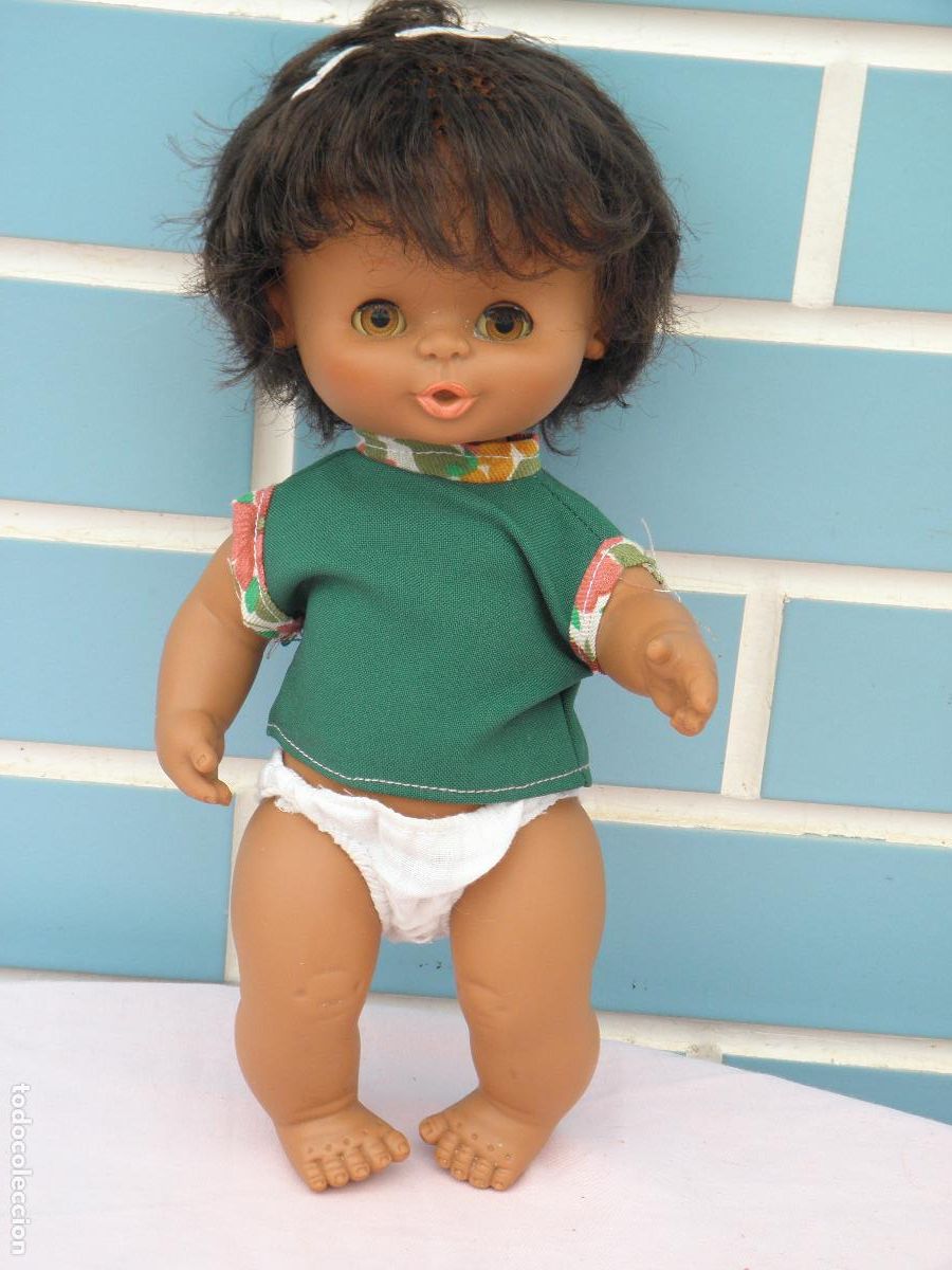 Otras Mu&ntilde;ecas de Famosa cl&aacute;sicas y de colecci&oacute;n: Mu&ntilde;eca antigua Currina negra de Famosa