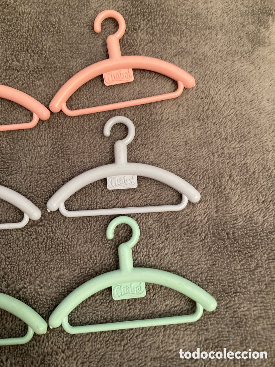 Otras mu&ntilde;ecas de Famosa cl&aacute;sicas y de colecci&oacute;n: Mu&ntilde;eca Chabel lote de perchas - Foto 3