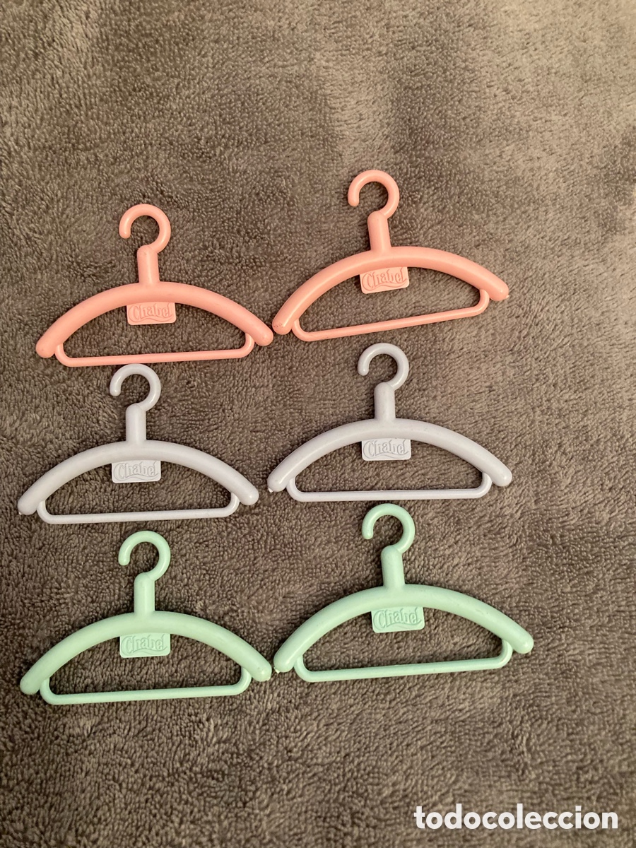 Otras mu&ntilde;ecas de Famosa cl&aacute;sicas y de colecci&oacute;n: Mu&ntilde;eca Chabel lote de perchas - Foto 1
