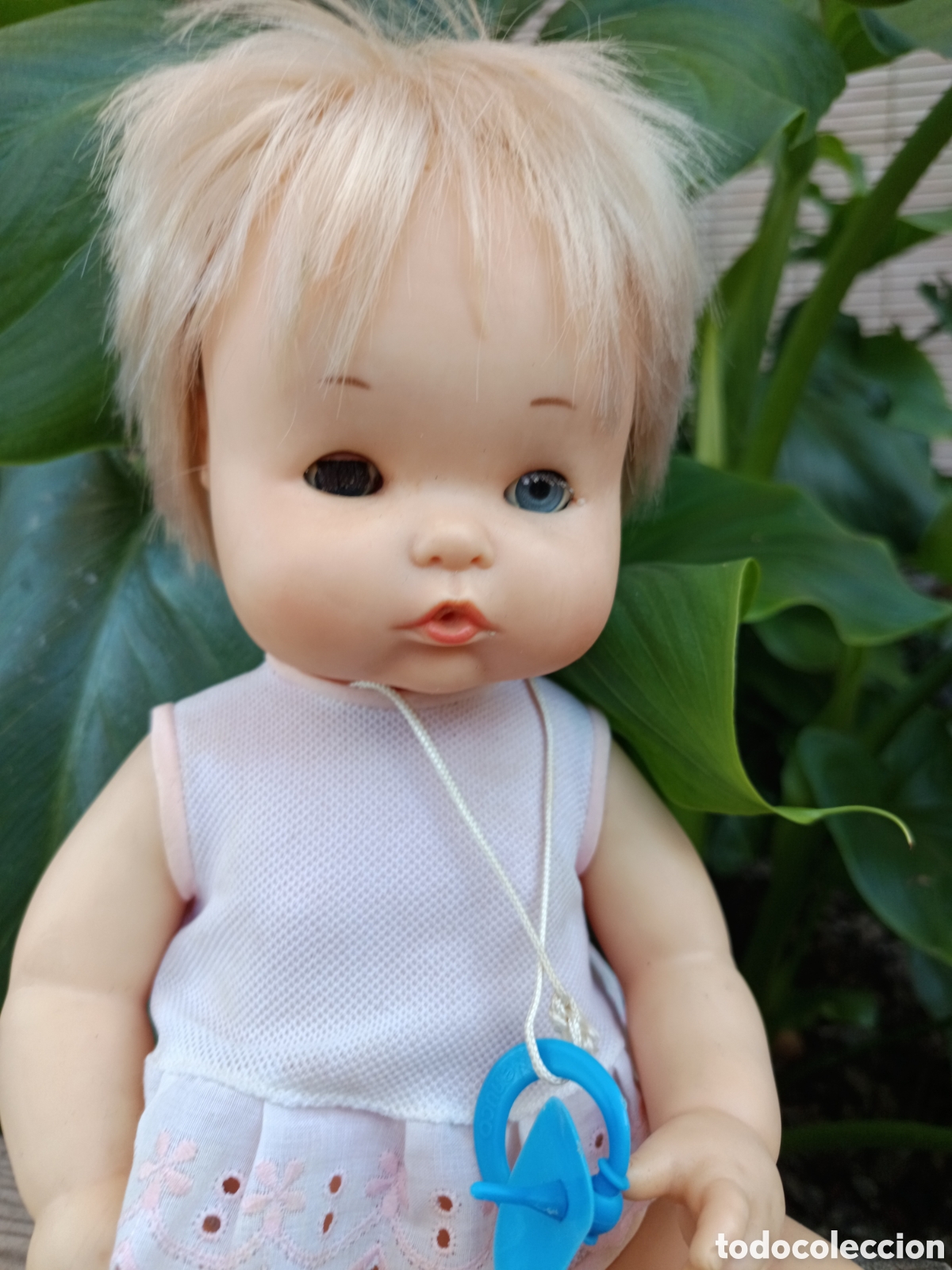 Otras Mu&ntilde;ecas de Famosa cl&aacute;sicas y de colecci&oacute;n: Mu&ntilde;eca nenuco de ojos margarita a&ntilde;os 70 Pompita con chupete antiguo