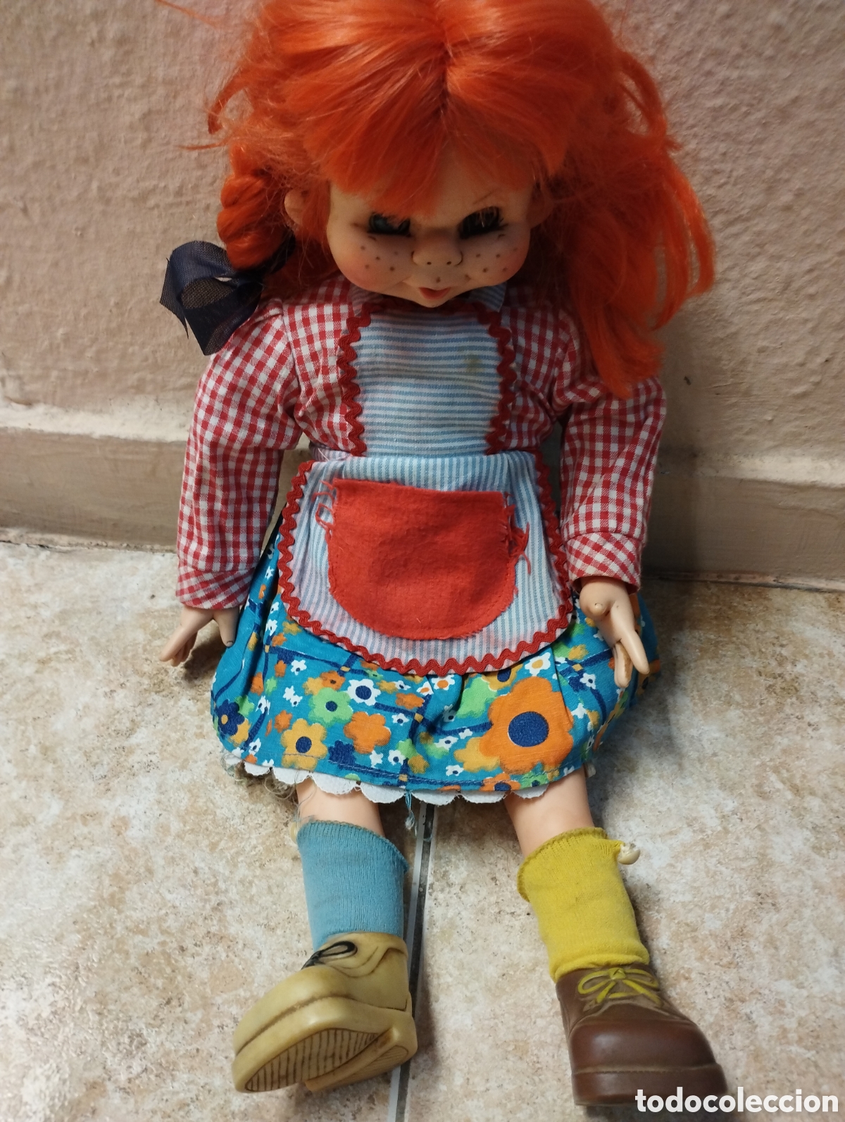 Autres Poup&eacute;es de Famosa: Mu&ntilde;eca pipi a&ntilde;os 70 de b.b.