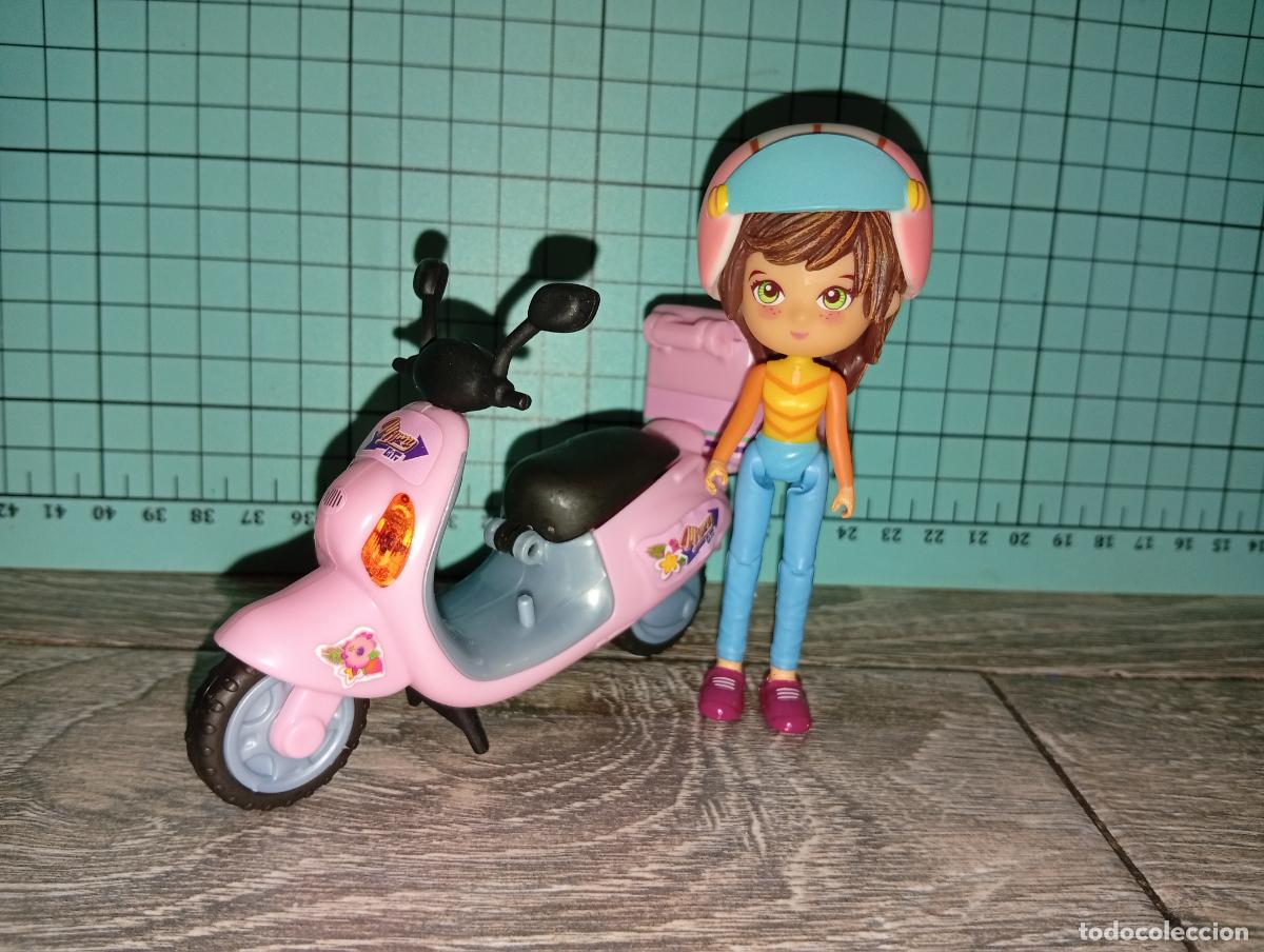Otras Mu&ntilde;ecas de Famosa cl&aacute;sicas y de colecci&oacute;n: Bonita mu&ntilde;eca Mymy City Becca con Moto de Reparto Famosa