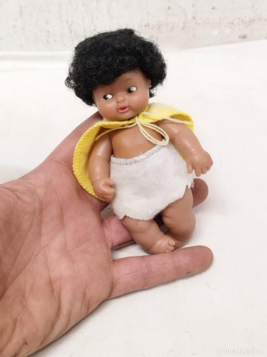 Otras Mu&ntilde;ecas de Famosa cl&aacute;sicas y de colecci&oacute;n: Antigua mu&ntilde;eca Barriguitas vestida de Australia.