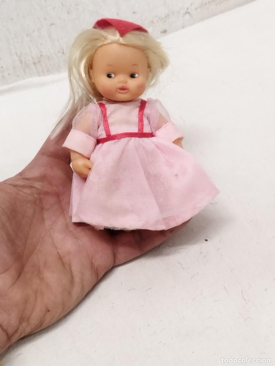 Otras Mu&ntilde;ecas de Famosa cl&aacute;sicas y de colecci&oacute;n: Antigua mu&ntilde;eca Barriguitas vestida de Romeo y Julieta.