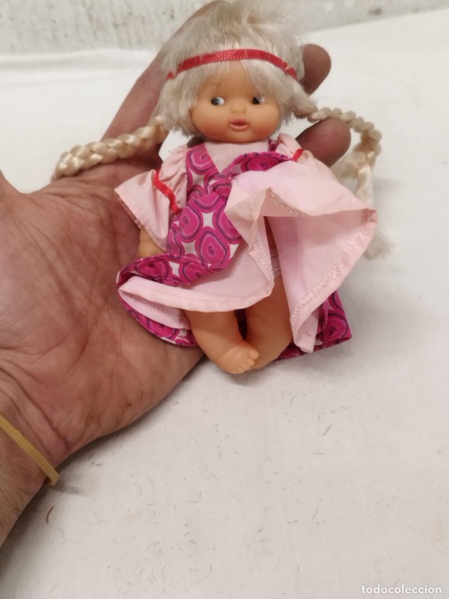 Otras Mu&ntilde;ecas de Famosa cl&aacute;sicas y de colecci&oacute;n: Antigua mu&ntilde;eca Barriguitas vestida del cuento de Rapunzel.