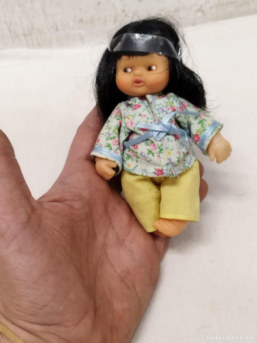 Otras Mu&ntilde;ecas de Famosa cl&aacute;sicas y de colecci&oacute;n: Antigua mu&ntilde;eca Barriguitas vestida con kimono Vietnam, Vietnamita.