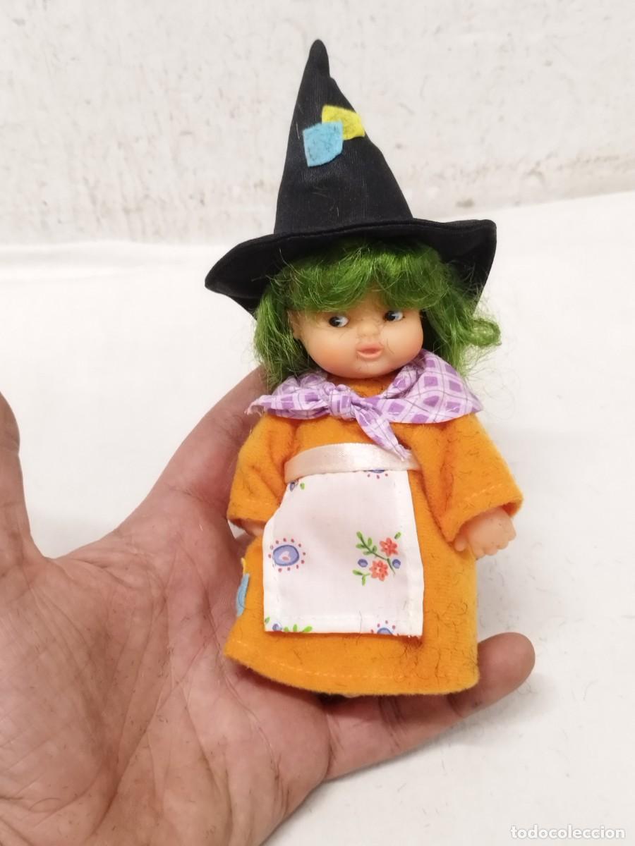 Otras Mu&ntilde;ecas de Famosa cl&aacute;sicas y de colecci&oacute;n: Antigua mu&ntilde;eca Barriguitas vestida de bruja. Cuento Hansel y Gretel.