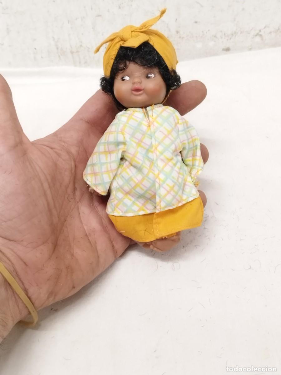 Otras Mu&ntilde;ecas de Famosa cl&aacute;sicas y de colecci&oacute;n: Antigua mu&ntilde;eca Barriguitas vestida tradicional o regional &Aacute;frica.