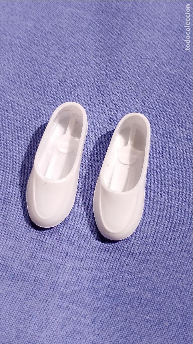 Otras Mu&ntilde;ecas de Famosa cl&aacute;sicas y de colecci&oacute;n: Antiguos zapatos blancos originales de mu&ntilde;eca Darling de Famosa