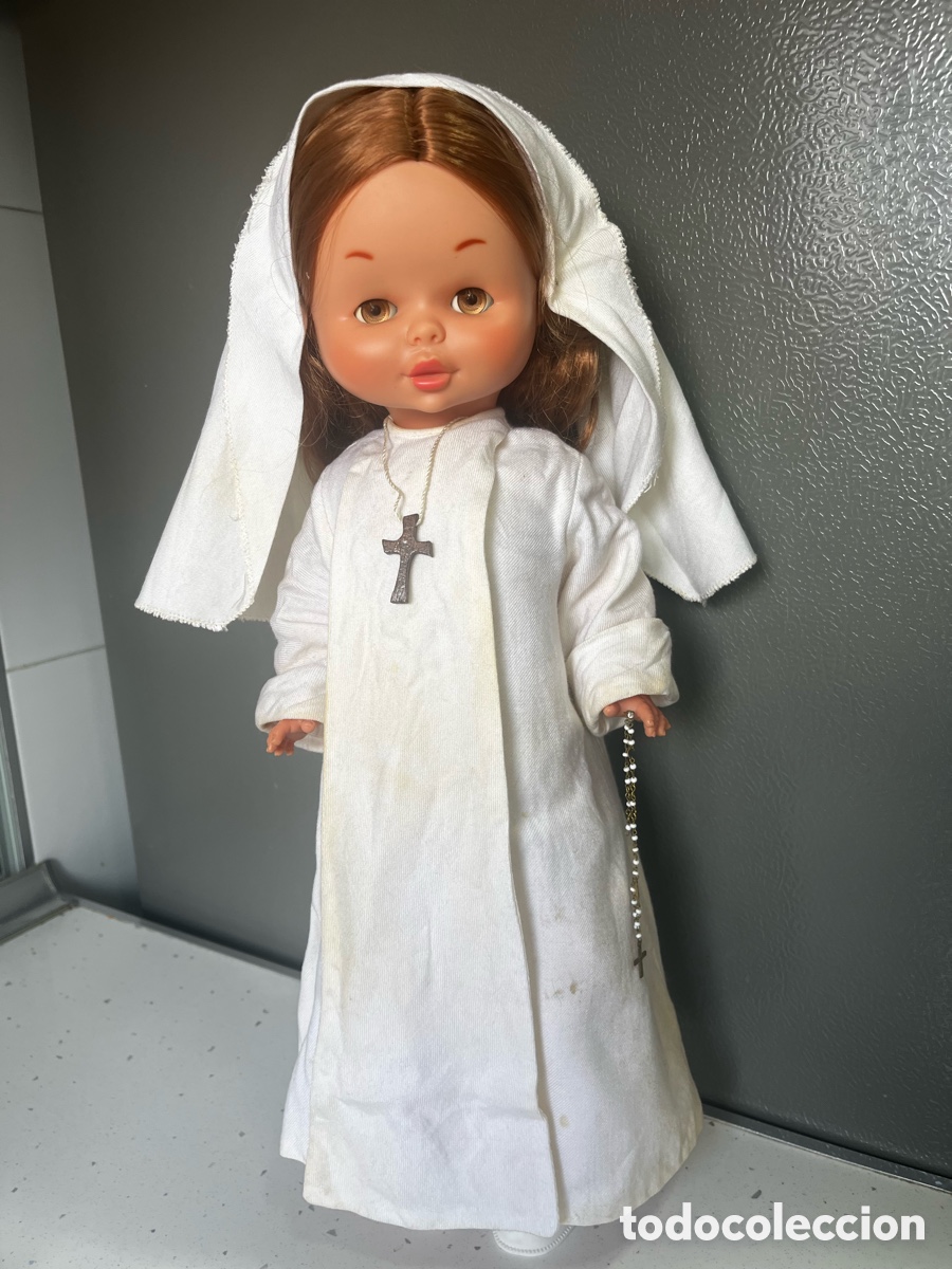 Otras Mu&ntilde;ecas de Famosa cl&aacute;sicas y de colecci&oacute;n: Preciosa violeta de famosa monja