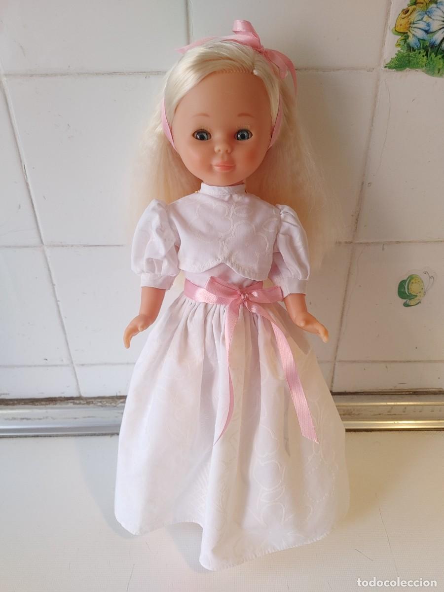 Otras Mu&ntilde;ecas de Famosa cl&aacute;sicas y de colecci&oacute;n: Nancy Comunion Regalo a&ntilde;o 1994 Trousseau,le falta la medalla del vestido,