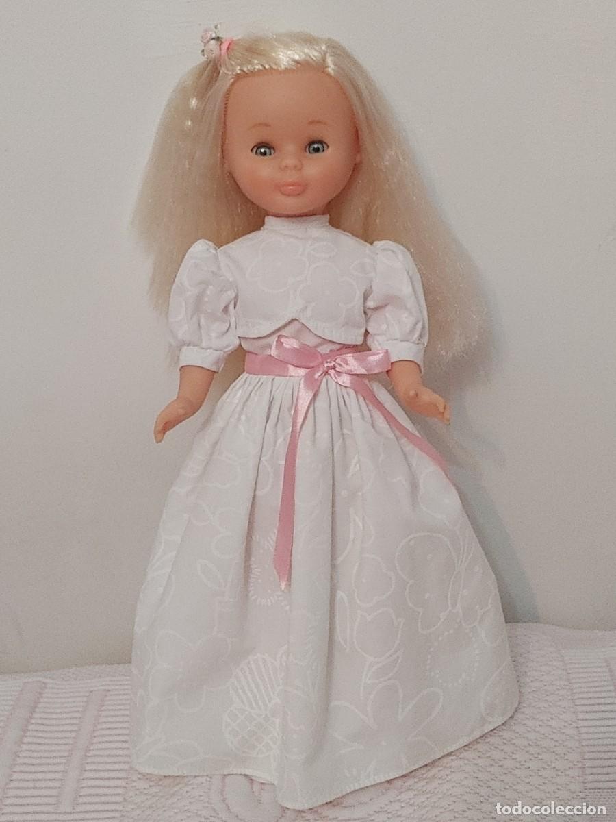 Otras Mu&ntilde;ecas de Famosa cl&aacute;sicas y de colecci&oacute;n: Nancy Comunion Regalo a&ntilde;o 1994 Trousseau,le falta la medalla del vestido,tiene las pesta&ntilde;as rubias,