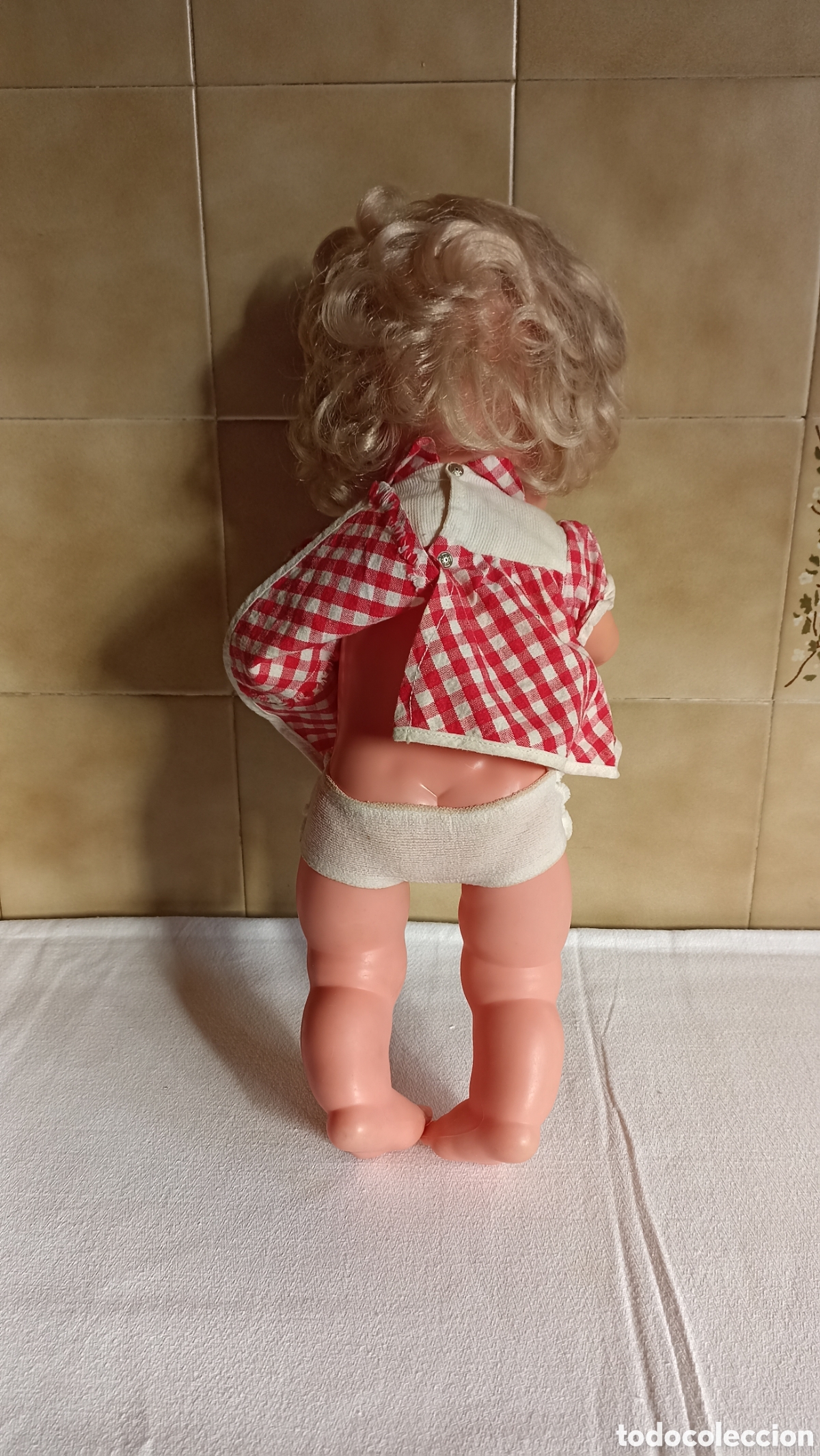 Otras Mu&ntilde;ecas de Famosa cl&aacute;sicas y de colecci&oacute;n: Mu&ntilde;eca Famosa, Vestida