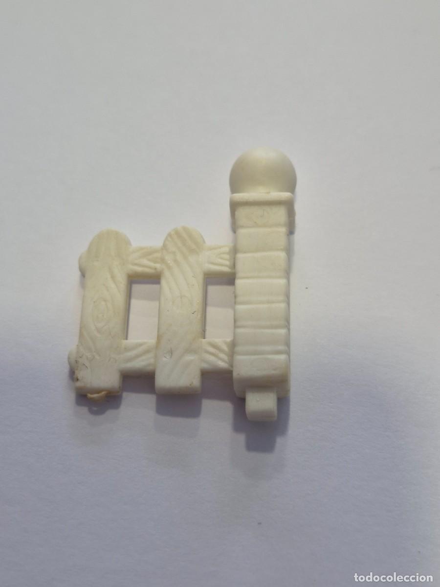Otras Mu&ntilde;ecas de Famosa cl&aacute;sicas y de colecci&oacute;n: pin y pon vallas ,despiece