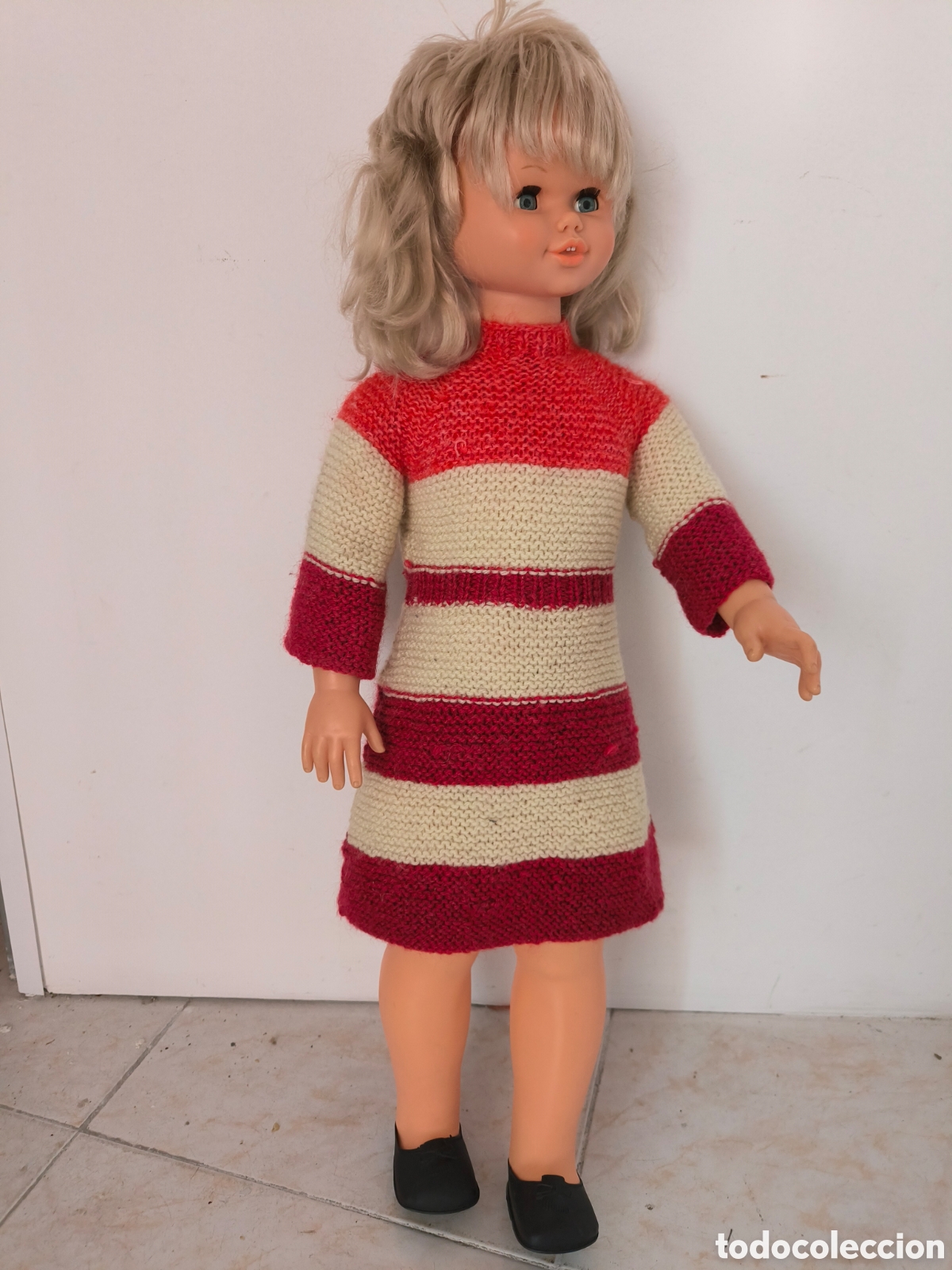 Autres Poup&eacute;es de Famosa: Mu&ntilde;eca Rosaura 88 cms