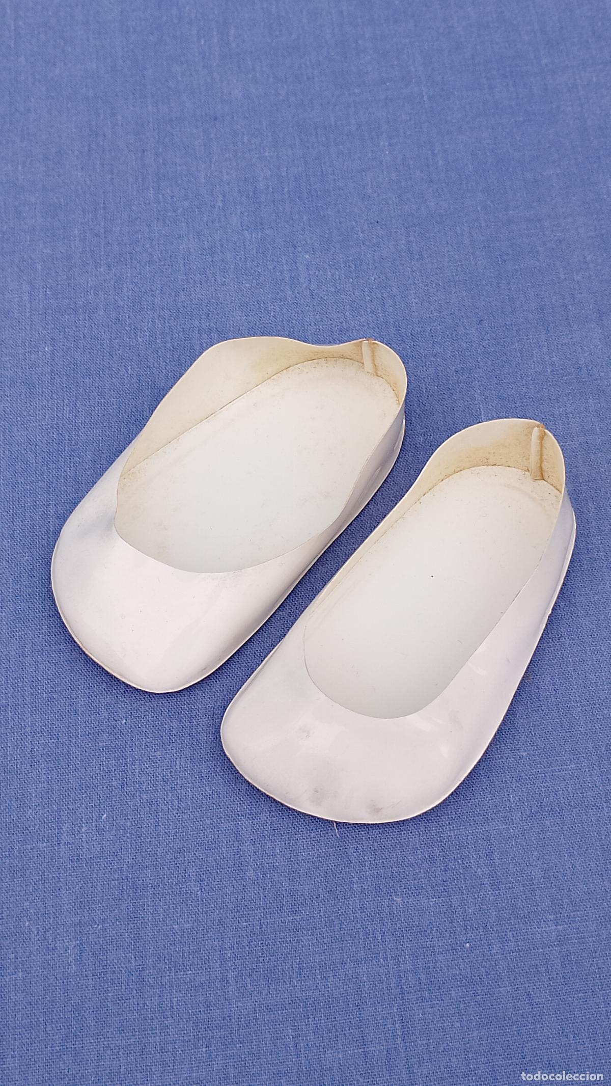 Otras Mu&ntilde;ecas de Famosa cl&aacute;sicas y de colecci&oacute;n: Antiguos zapatos blancos originales de mu&ntilde;eca Corisa de Famosa