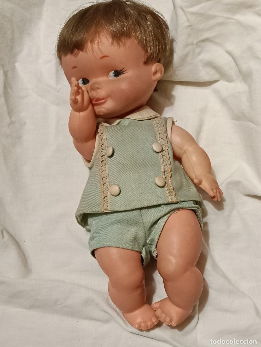 Autres Poup&eacute;es de Famosa: Mu&ntilde;eca antigua Famosa con la lengua fuera