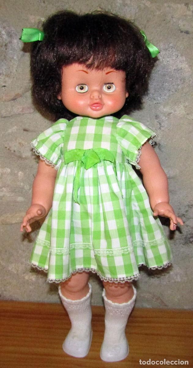Otras Mu&ntilde;ecas de Famosa cl&aacute;sicas y de colecci&oacute;n: ANTIGUA MU&Ntilde;ECA NORA, DE FAMOSA - A&Ntilde;OS 60 - 54cm - MORENA - OJOS MARGARITA - ANDADORA