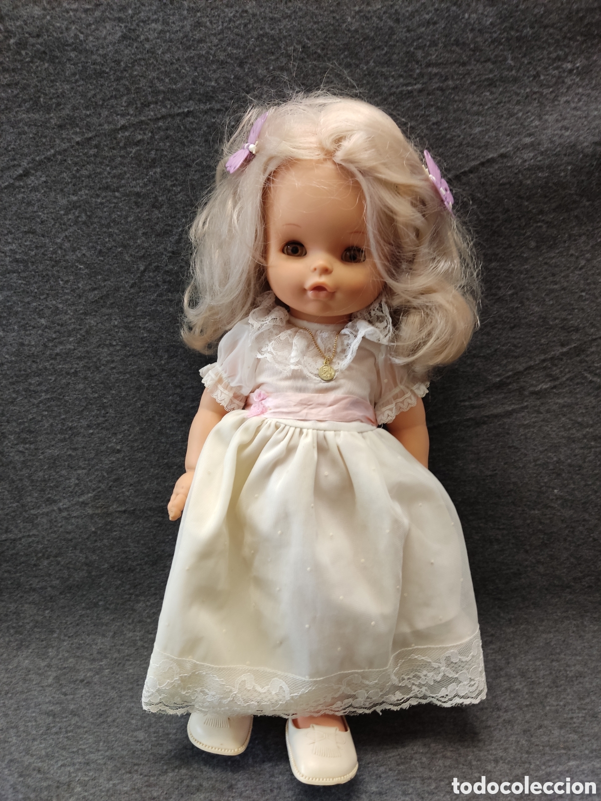 Otras Mu&ntilde;ecas de Famosa cl&aacute;sicas y de colecci&oacute;n: Helen de Famosa de comuni&oacute;n. Original de los 80