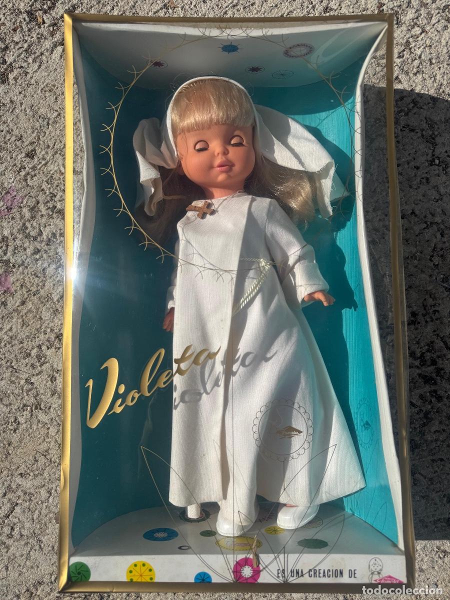 Otras Mu&ntilde;ecas de Famosa cl&aacute;sicas y de colecci&oacute;n: Mu&ntilde;eca violeta de famosa monja de blanco nueva en su caja 44cms