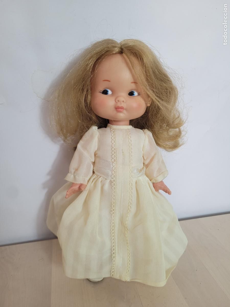 Otras Mu&ntilde;ecas de Famosa cl&aacute;sicas y de colecci&oacute;n: mu&ntilde;eca rapaci&ntilde;a de famosa comunion pelo largo