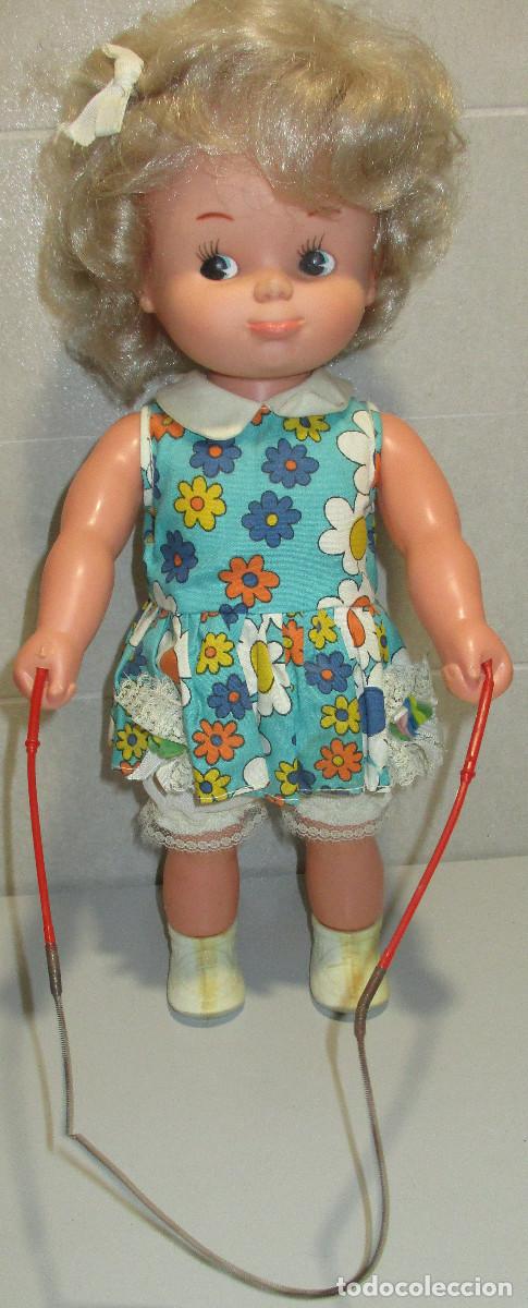 Otras mu&ntilde;ecas de Famosa cl&aacute;sicas y de colecci&oacute;n: Mu&ntilde;eca, SALTARINA de FAMOSA, salta la comba