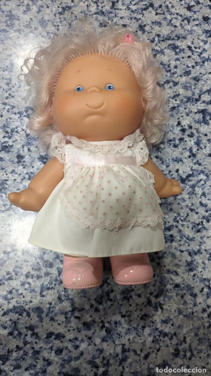 Otras mu&ntilde;ecas de Famosa cl&aacute;sicas y de colecci&oacute;n: Mu&ntilde;eca polilla de los a&ntilde;os 80, fabricada por Famosa, dise&ntilde;o de mejillas regordetas y expresi&oacute;n dulce