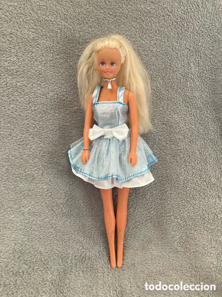 Otras mu&ntilde;ecas de Famosa cl&aacute;sicas y de colecci&oacute;n: Mu&ntilde;eca Famosa Barbie
