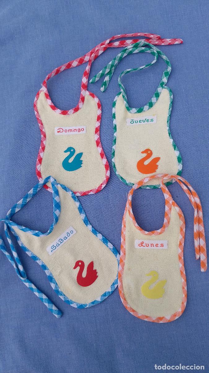 Otras mu&ntilde;ecas de Famosa cl&aacute;sicas y de colecci&oacute;n: Lote de 4 antiguos baberos originales de mu&ntilde;eco Nenuco de Famosa RESERVADO