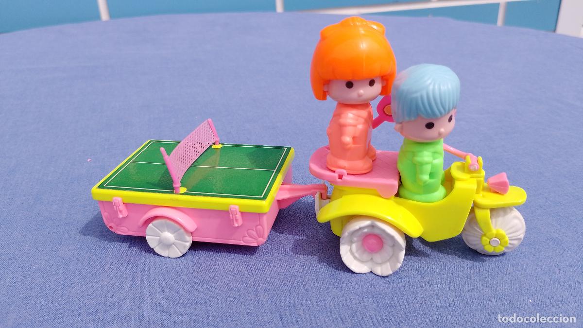 Otras mu&ntilde;ecas de Famosa cl&aacute;sicas y de colecci&oacute;n: Antiguo set Pinypon moto y mesa de ping pong de Famosa