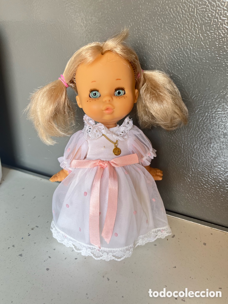Outras Bonecas da Famosa: Mu&ntilde;eca, May Famosa comuni&oacute;n