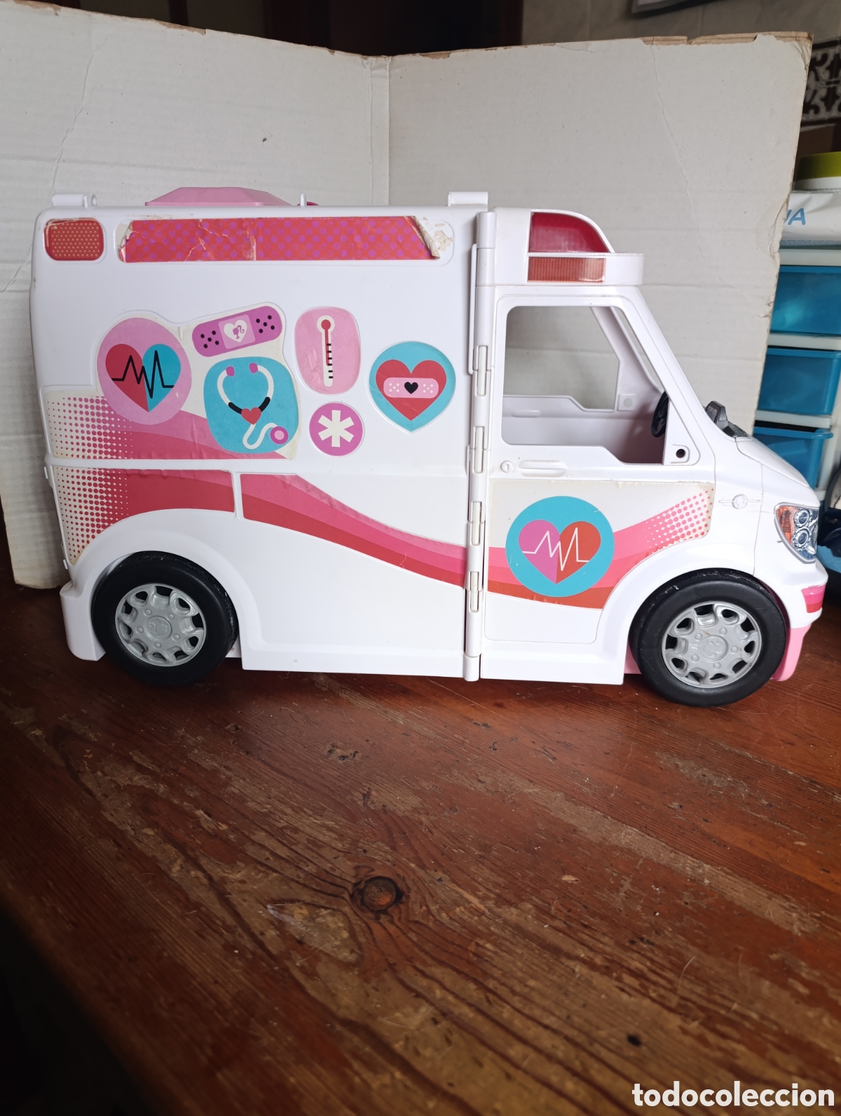 Otras mu&ntilde;ecas de Famosa cl&aacute;sicas y de colecci&oacute;n: AMBULANCIA BARBIE,MATTEL-2017.