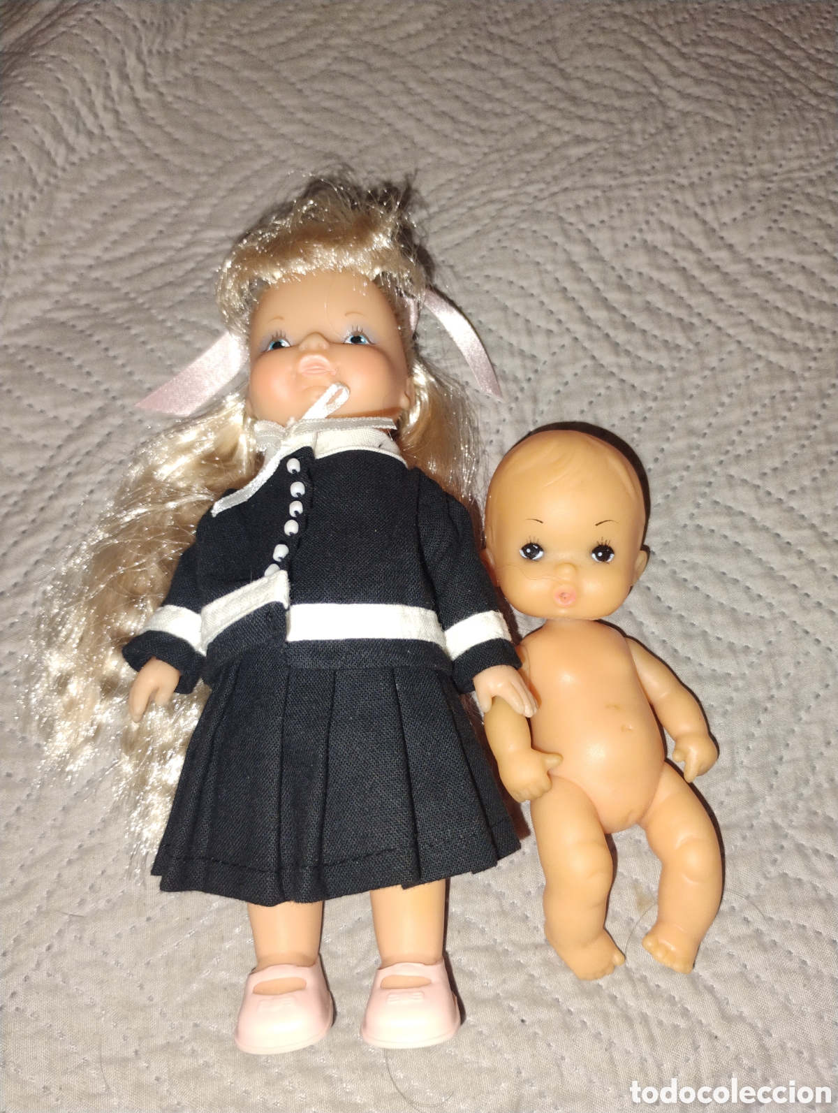 Otras mu&ntilde;ecas de Famosa cl&aacute;sicas y de colecci&oacute;n: &diams;Mu&ntilde;eca Cuca de Famosa a&ntilde;os 70 Colegiala + Beb&eacute; Mini Original Famosa de Regalo