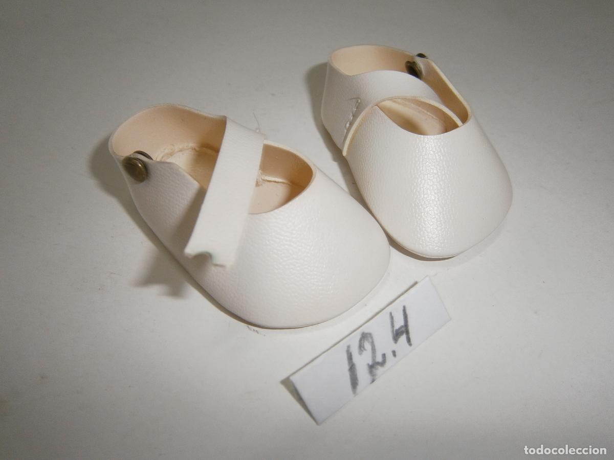 Otras mu&ntilde;ecas de Famosa cl&aacute;sicas y de colecci&oacute;n: ZAPATOS BLANCOS ORIGINALES DE ANTIGUO MU&Ntilde;ECO/A
