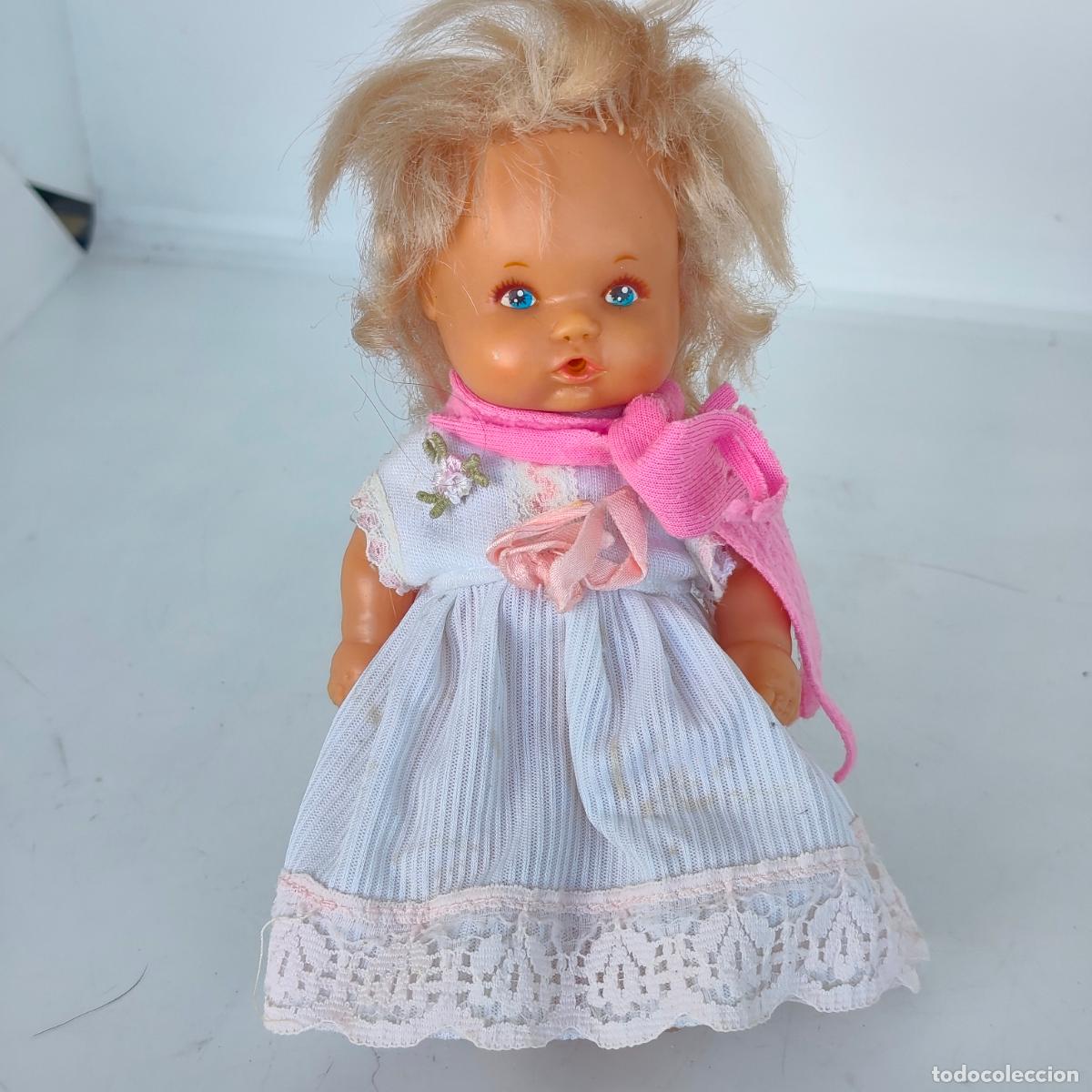 Otras mu&ntilde;ecas de Famosa cl&aacute;sicas y de colecci&oacute;n: Mu&ntilde;eca mini nenuca de famosa nenuco 1990