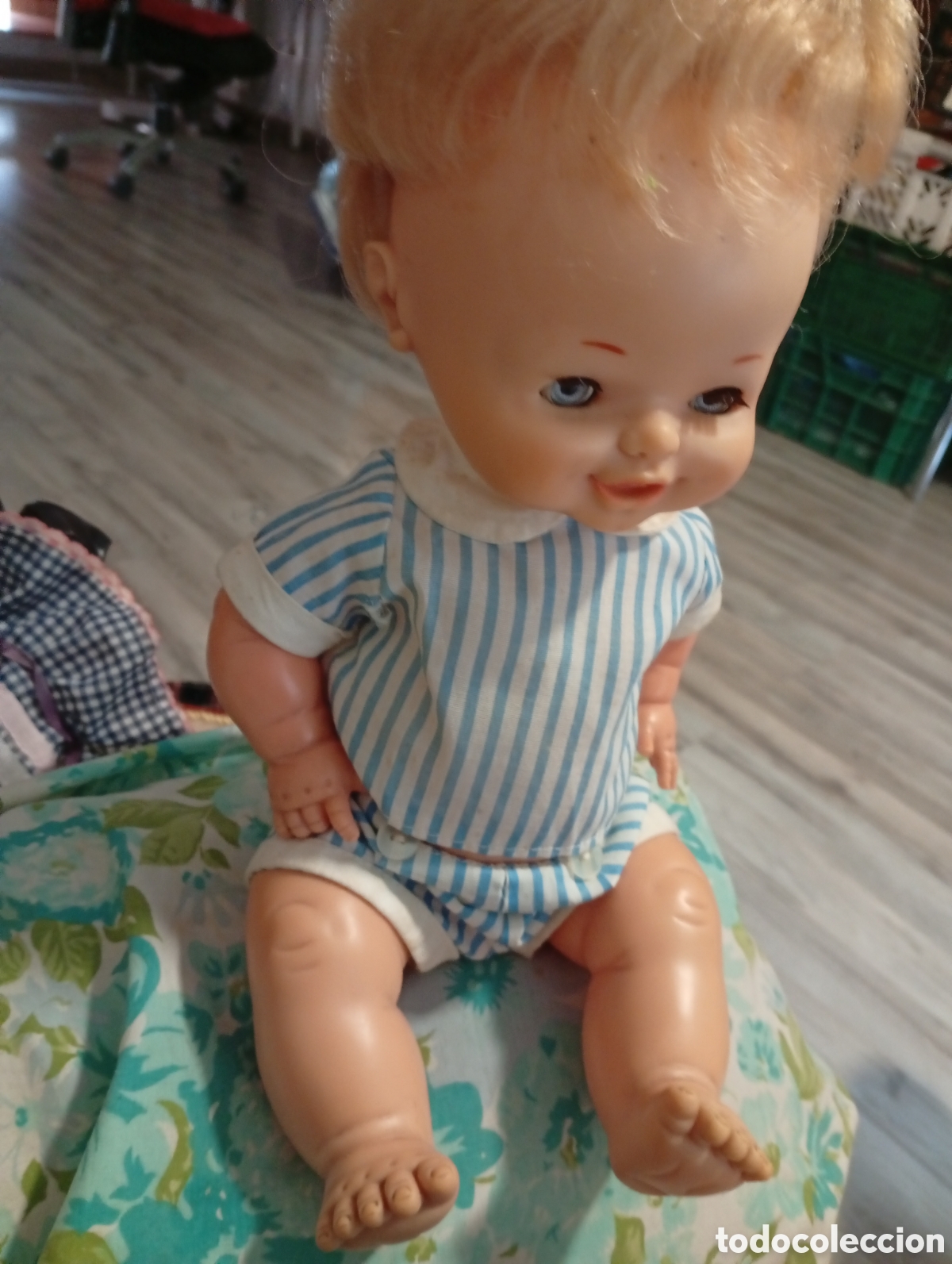 Otras mu&ntilde;ecas de Famosa cl&aacute;sicas y de colecci&oacute;n: Mu&ntilde;eco Juli&aacute;n de famosa 40 cm