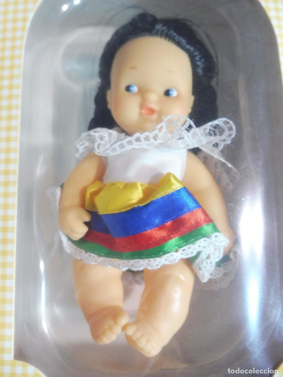 Otras mu&ntilde;ecas de Famosa cl&aacute;sicas y de colecci&oacute;n: Barriguitas del mundo en caja Costa Rica n&ordm; 38, Famosa Planeta deAgostini
