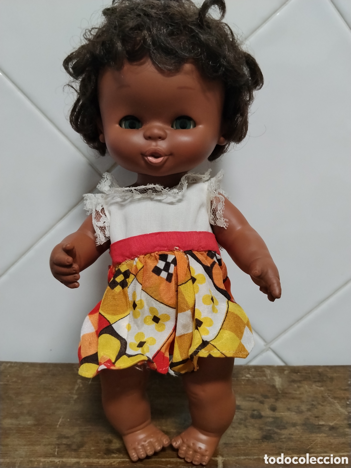 Otras mu&ntilde;ecas de Famosa cl&aacute;sicas y de colecci&oacute;n: Mu&ntilde;eca currina negra de Famosa